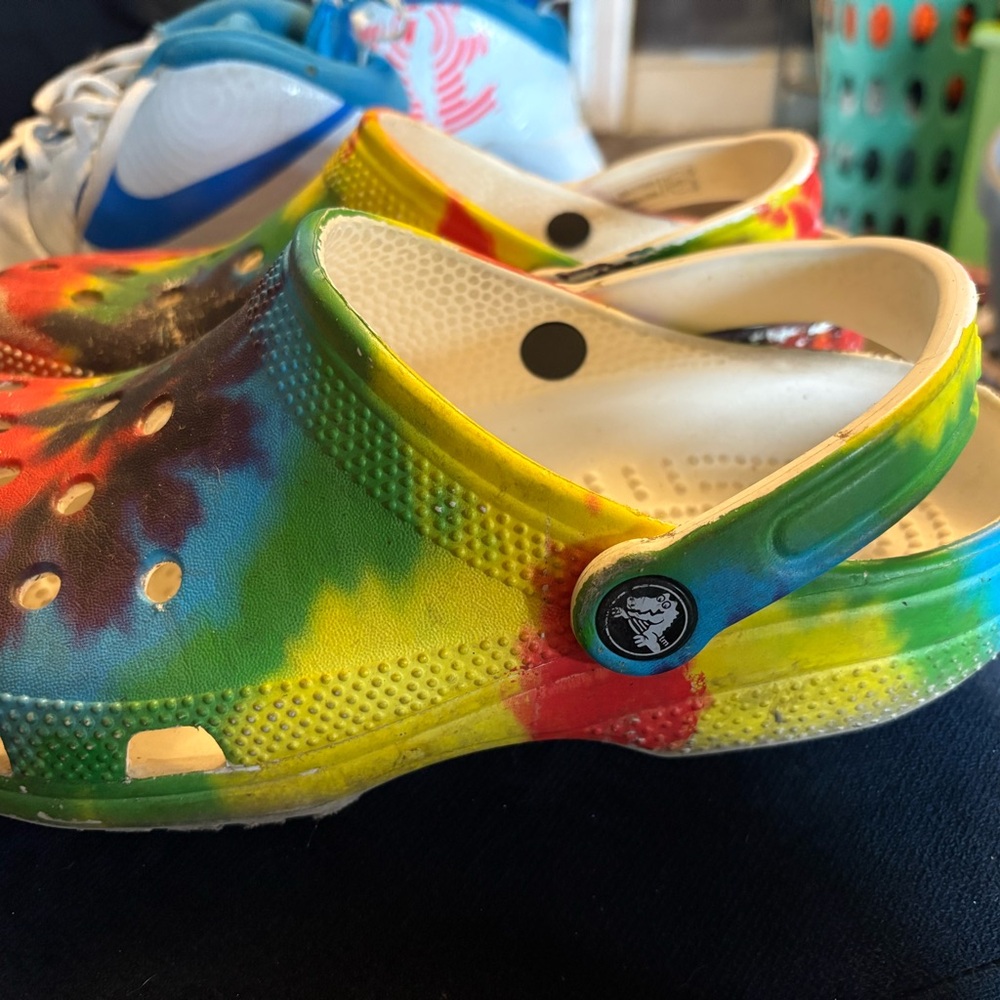 CROCS Kids Tie-Dye Water Shoes